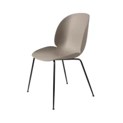 Beetle stol, New beige, svart stålstativ^GUBI Outlet