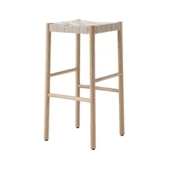 Betty TK8 barpall, oak, naturflätad linnebandssits^&Tradition