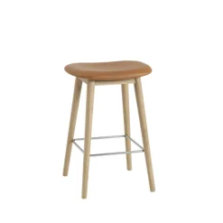 Barstolar-Muuto Fiber counter stool barpall 65 cm, Cognac-oak