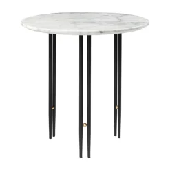Soffbord-GUBI IOI soffbord Ø50 cm, Svart-mässing-vit marmor