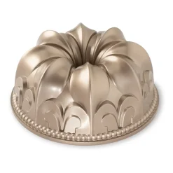 Kakformar & Pepparkaksformar-Nordic Ware Fleur De Lis Bundt bakform, 2,4 L