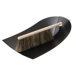 Sopborstar & Sopkvastar-Normann Copenhagen Normann sopskyffel och borste, svart