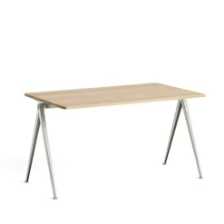 Pyramid 01 skrivbord, Oak matt lacqured-140x75cm-beige stålstativ^HAY Online