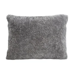 Kuddar-Shepherd of Sweden Shepherd Lina fårskinnskudde 40 x 30 cm, granit